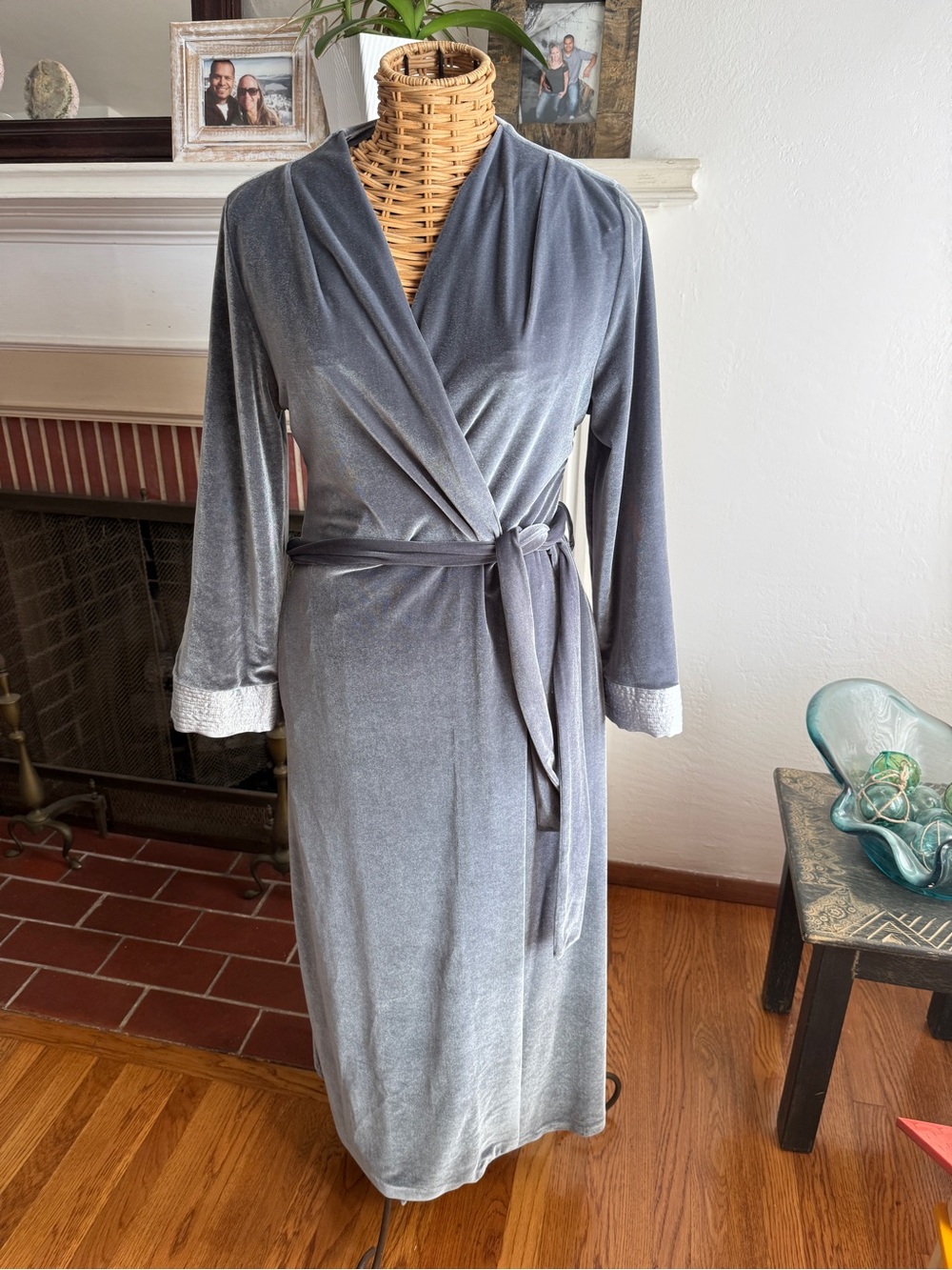 Oscar de la Renta pink label velvet grayish robe Small